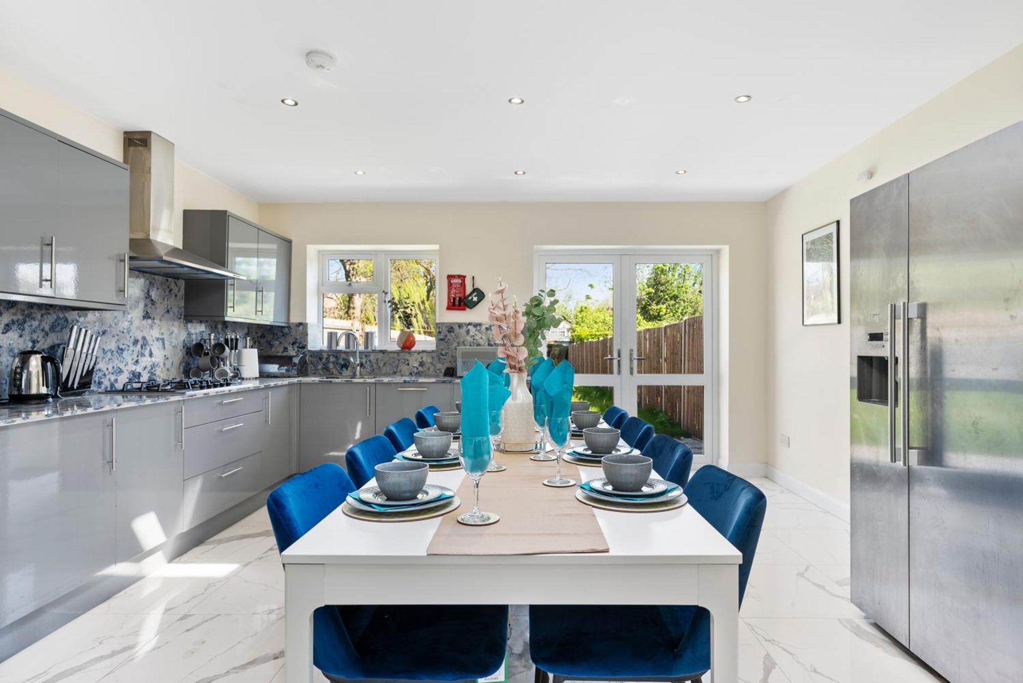 Beautiful Wembley Gem - Parking -Sleeps 14 Villa London Exterior photo