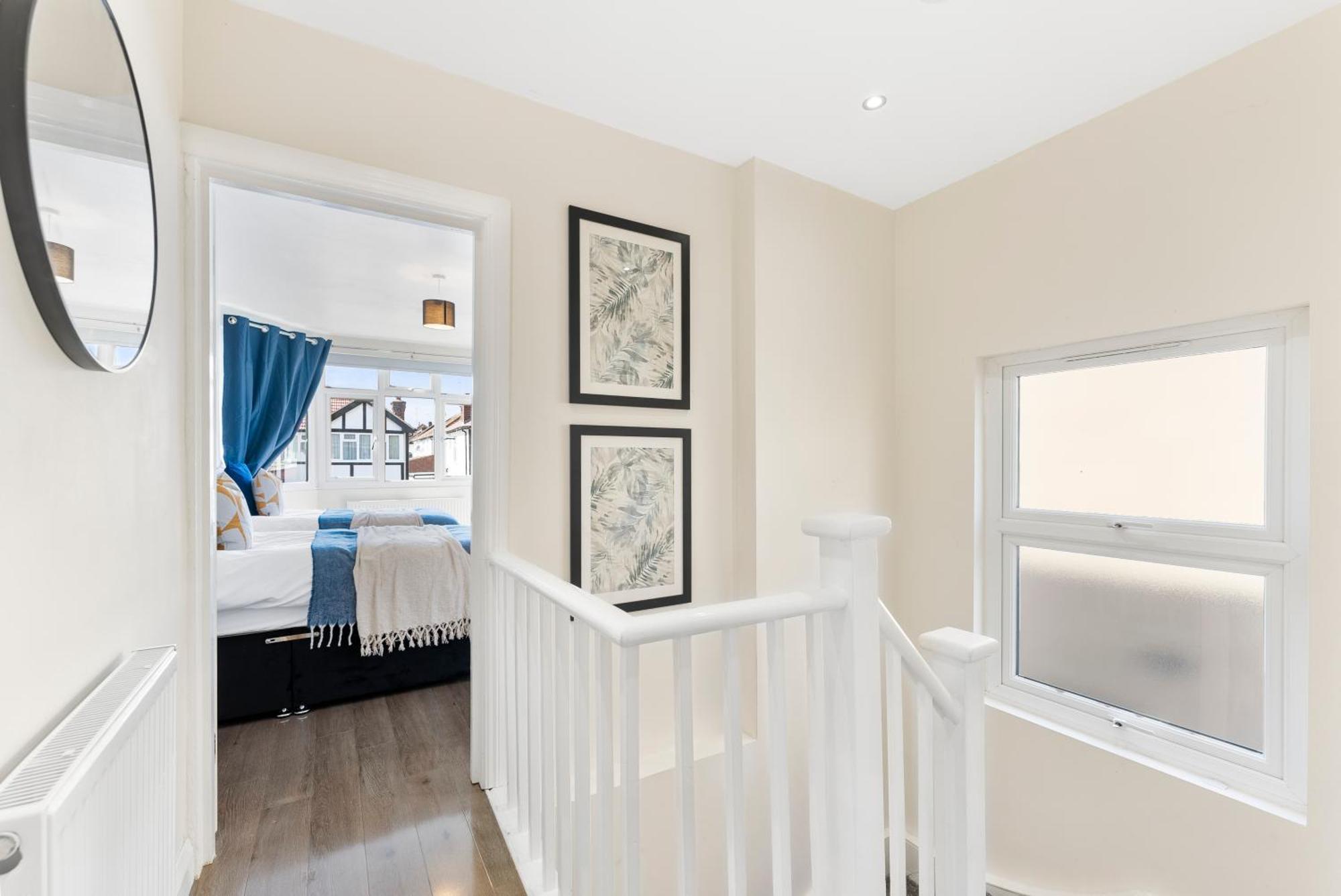 Beautiful Wembley Gem - Parking -Sleeps 14 Villa London Exterior photo