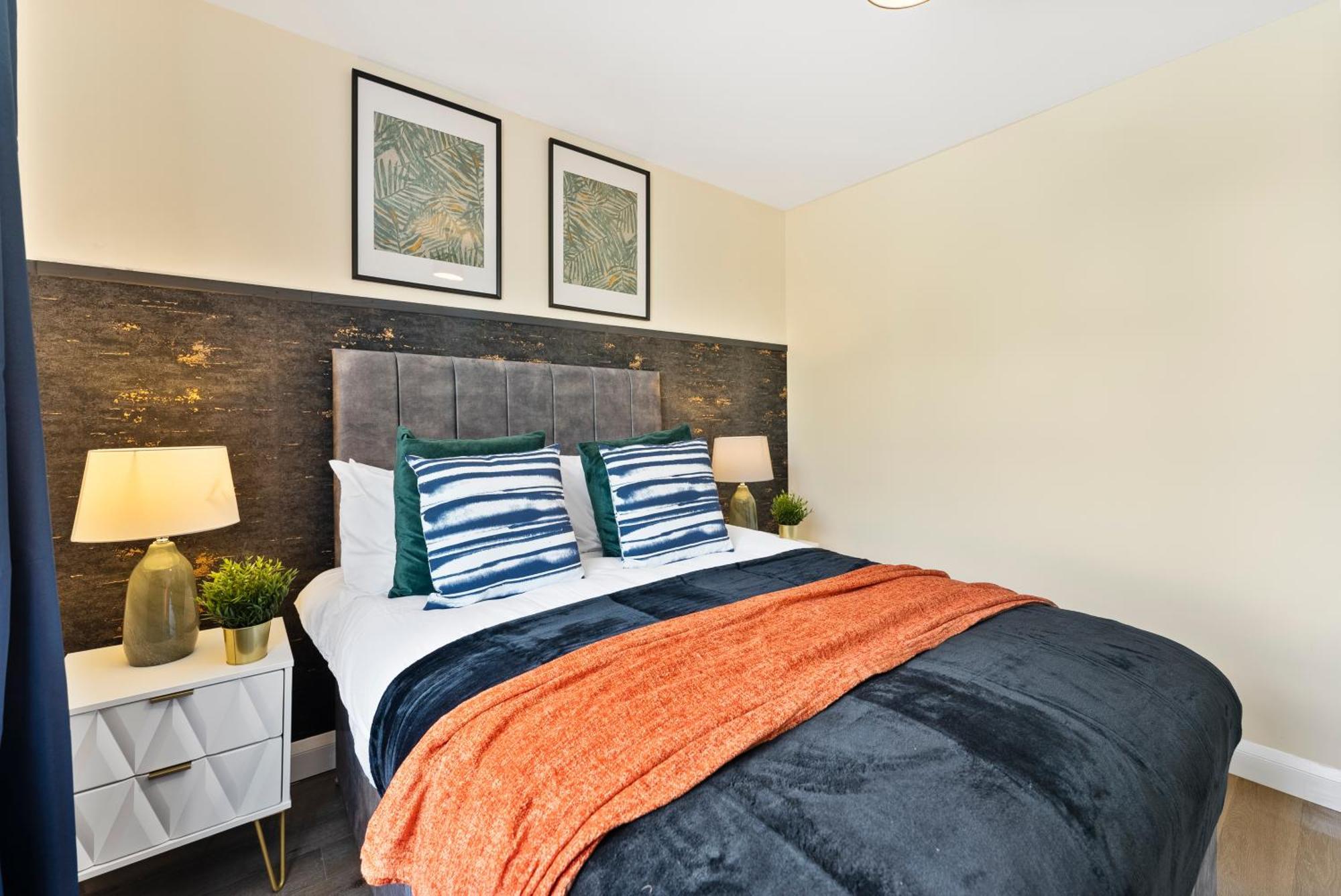 Beautiful Wembley Gem - Parking -Sleeps 14 Villa London Exterior photo