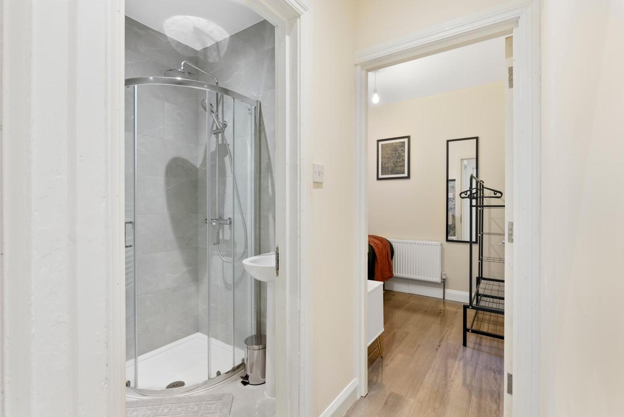 Beautiful Wembley Gem - Parking -Sleeps 14 Villa London Exterior photo