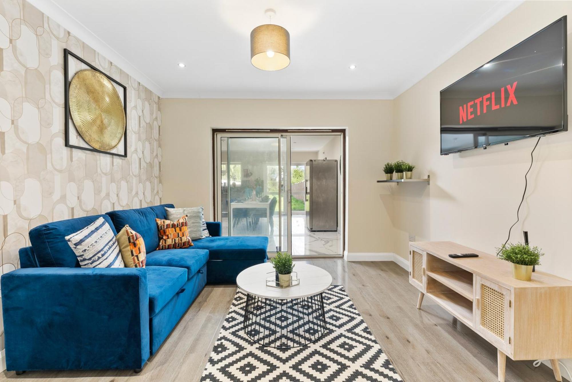 Beautiful Wembley Gem - Parking -Sleeps 14 Villa London Exterior photo